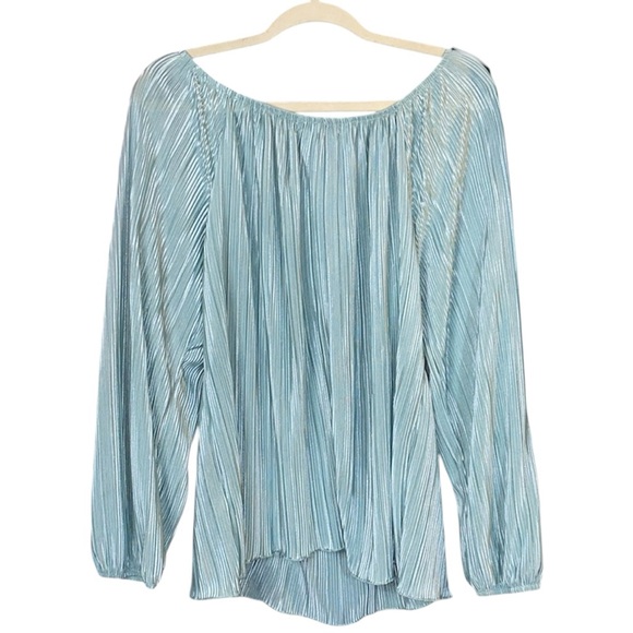Absolutely Famous Green Pleated Boho Top, Size Large - Picture 2 of 8
